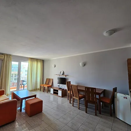 тристаен просторен с две отделни спални Lägenhetshotell Slăntjev Brjag