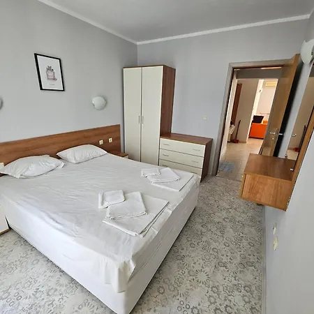 тристаен просторен с две отделни спални *