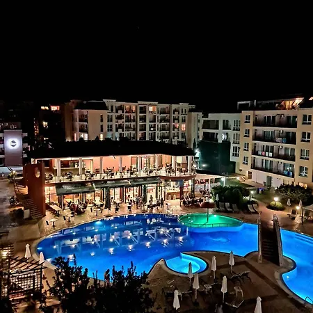 Apartmanhotel тристаен просторен с две отделни спални